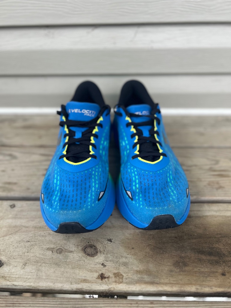 Ua Velociti Runner (Menâs Size 12)